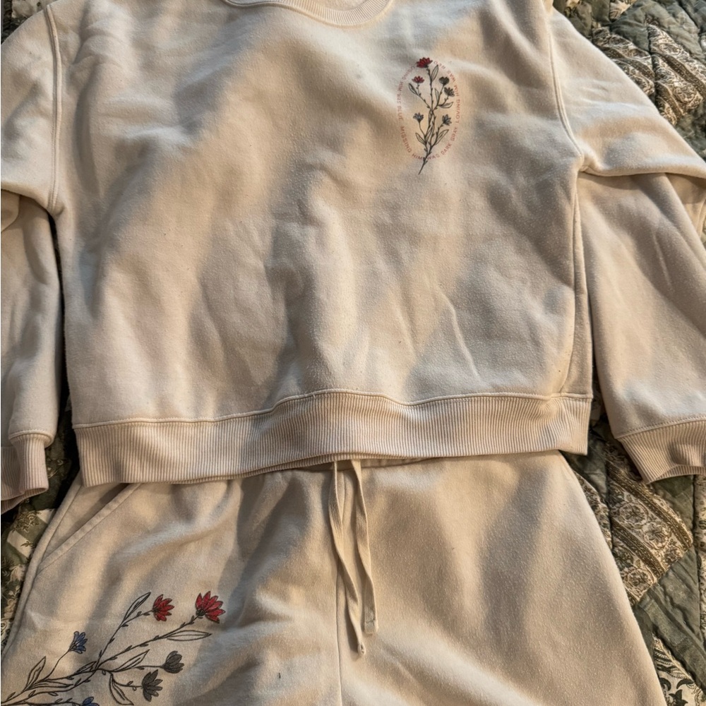 Taylor Swift Cream Pajama Set with Floral Embroidery